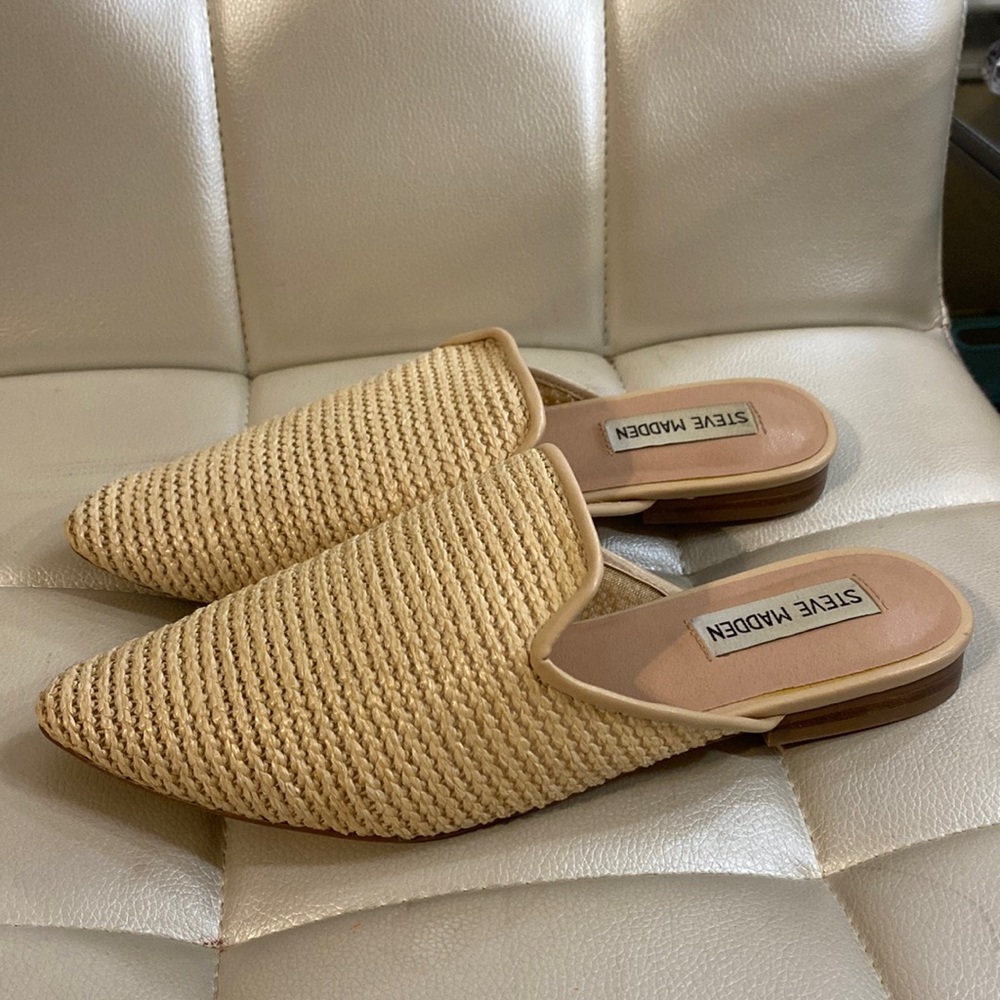 Steve Madden Flats Size 7.5